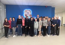 7 октября 2024 года начались занятия для учителей труда (технологии) на курсе повышения квалификации «Проектирование содержания обучения по технологии». На базе детского технопарка «Школьный Кванториум» в образовательном центре «ФЛАГМАН» 9 октября 2024 года состоялись практические занятия по модулю «Робототехника», они вызвали по-настоящему живой интерес среди педагогов, которые активно принимают участие, делятся своим опытом и стараются как можно качественнее поработать с робототехническим оборудованием.