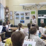 Сегодня в 4а классе МАОУ Одинцовского лицея 6 им. А.С.Пушкина прошёл открытый интегрированный урок в рамках проведения Недели функциональной грамотности по теме “Виды симметрии в окружающем мире”.