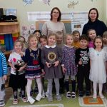 16 января 2025 года в Москве состоялся Фестиваль конкурсных проектов XI Федерального научно-общественного конкурса “Восемь жемчужин дошкольного образования – 2024” и церемония награждения победителей и лауреатов конкурса в трёх номинациях. В конкурсе участвовали более 100 дошкольных организаций и вузов, а также свыше 900 педагогов и студентов из 34 регионов России.